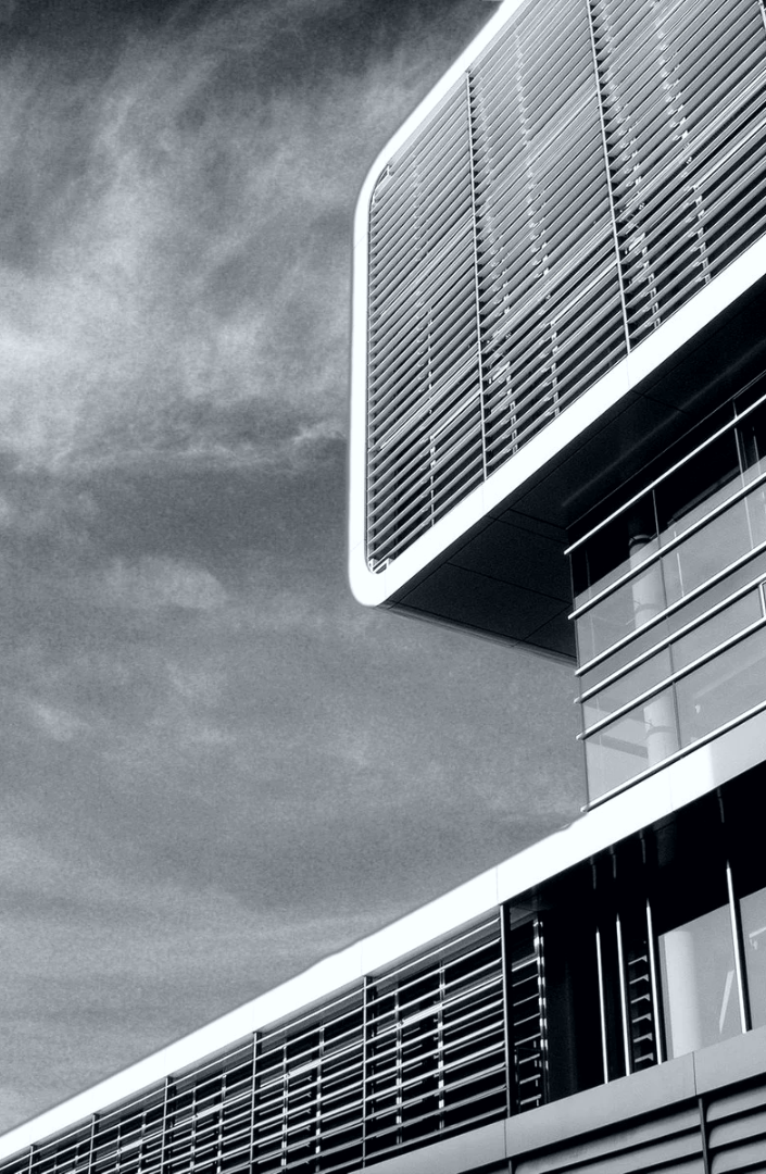 black_white_building